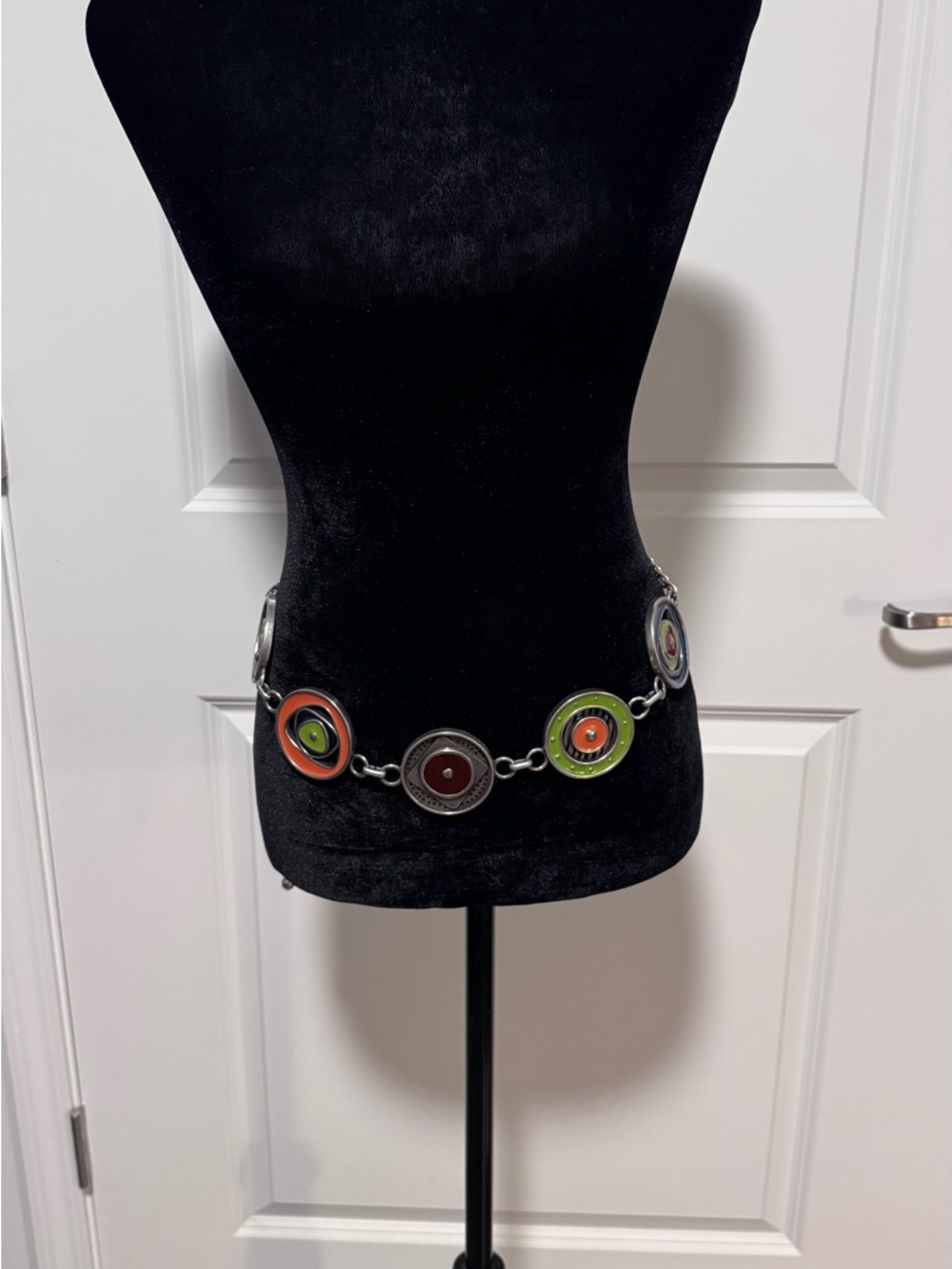 Chico’s vintage enamel Retro Circle Link adjustable Statement Belt. NWOT. M-L - Picture 2 of 11